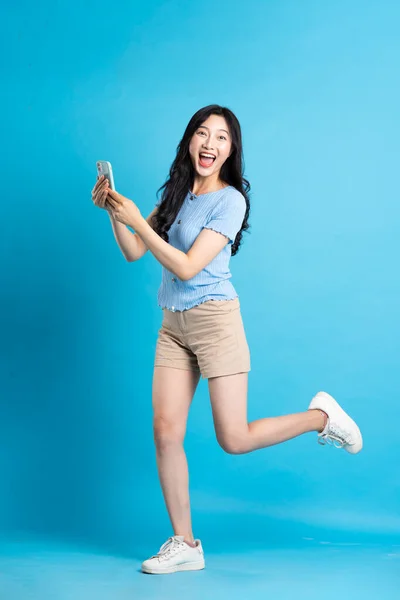 Full Body Image Beautiful Asian Girl Posing Blue Background — Stock Photo, Image