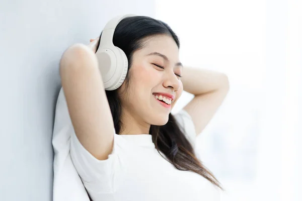 Asian Girl Image Relax Listening Music — Stock Photo, Image