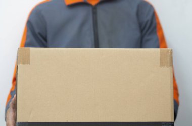 Paket teslimat personelinin işi.