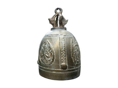 Beyaz arka plan üzerinde izole vintage pirinç çan