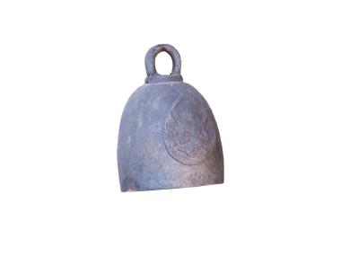 Beyaz arkaplanda izole edilmiş antika bronz el çanı