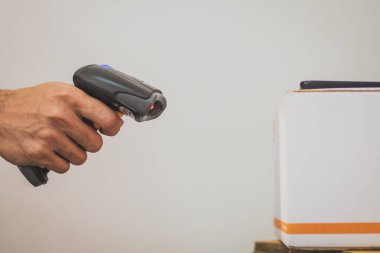 paket teslimat personeli ve çalışma