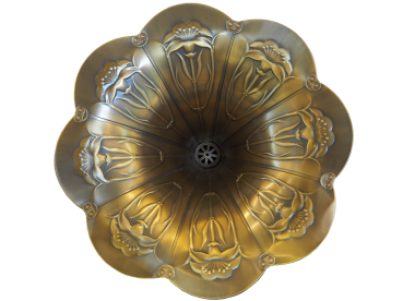 Beyaz bg üzerinde büyük antika altın ses oynatıcı