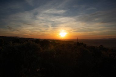 Sardunya topraklarında günbatımının renkleri, Oristano, Sardunya