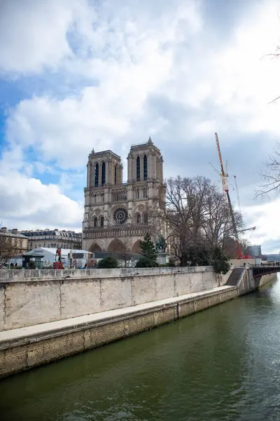 Notre Dame Kilisesi, Paris, Fransa