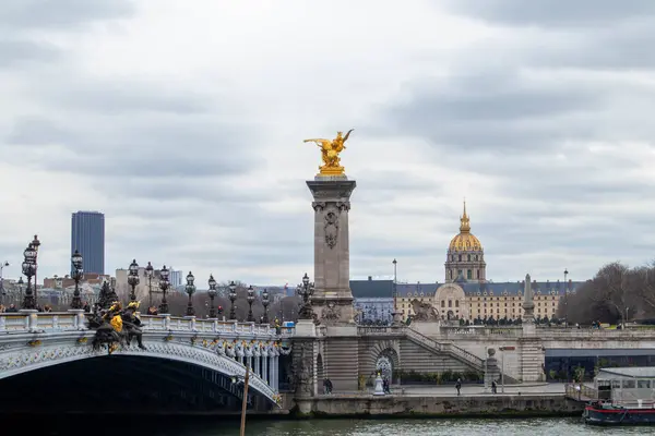 Alexander Köprüsü, Paris, Fransa