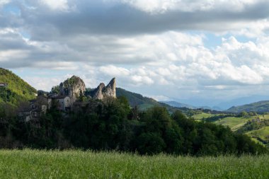 18 köprünün yolu, Sassi di Roccamalatina, Modena ili, Emilia Romagna