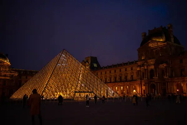 Muzeum Louvre Paříž Francie — Stock fotografie