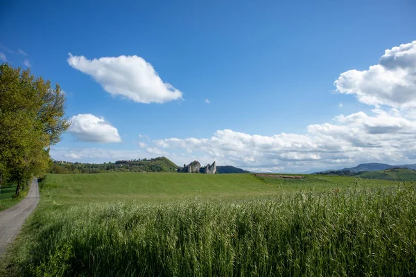 18 köprünün yolu, Sassi di Roccamalatina, Modena ili, Emilia Romagna