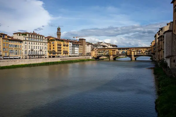 Vanha Silta Firenze Toscana — kuvapankkivalokuva