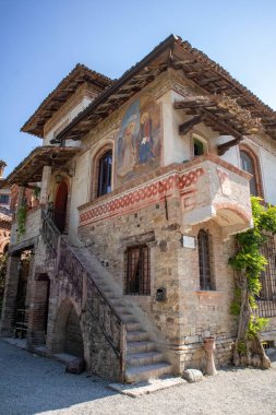 Grazzano Visconti 'nin küçük bir köyü, Piacenza ili, Emilia Romagna