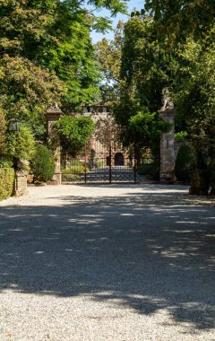 Grazzano Visconti 'nin küçük bir köyü, Piacenza ili, Emilia Romagna