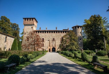 Grazzano Visconti 'nin küçük bir köyü, Piacenza ili, Emilia Romagna