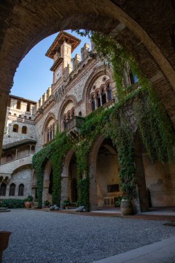 Grazzano Visconti 'nin küçük bir köyü, Piacenza ili, Emilia Romagna