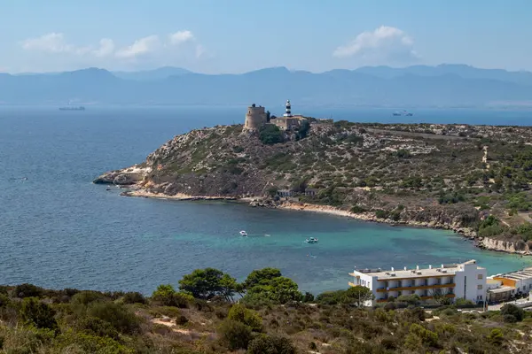 Calamosca deniz feneri Devils Saddle, Sardinya 'da görüldü.