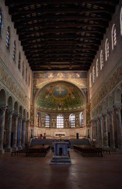 Ravenna yakınlarındaki Sant 'Apollinare Bazilikası, Emilia Romagna