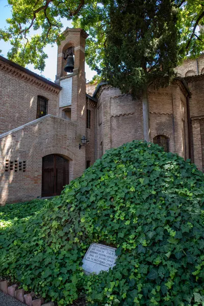 Dante Alighieri 'nin mezarı, Ravenna, Emilia Romagna