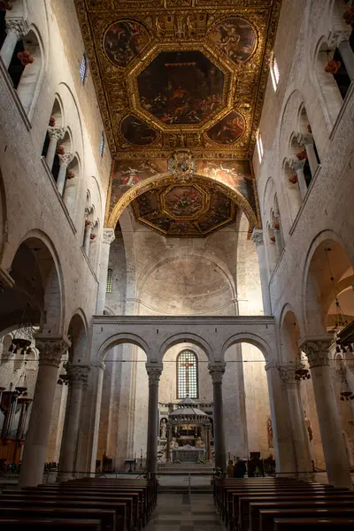 San Nicola Bazilikası, Bari, Puglia