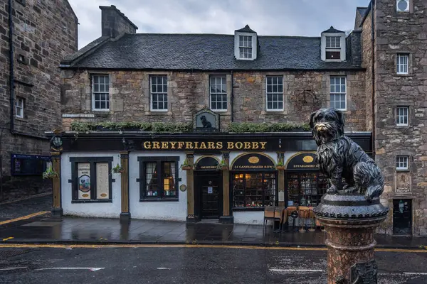 Edinburgh Royal Mile, the most famous and iconic street of the city. Edinburgh, Scotland, Jan. 2023.