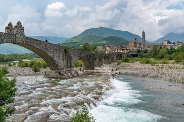 Bobbio 'nun ünlü simgesi, İtalyanca' da Ponte Gobbo, Emilia Romagna, İtalya