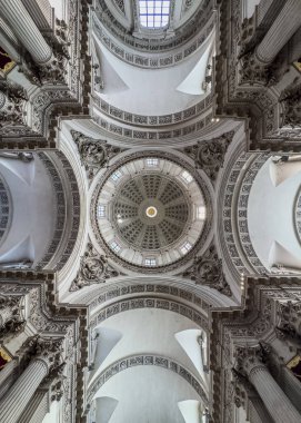 Brescia 'daki Santa Maria Assunta Katedrali, ayrıca Duomo Nuovo Lombardy, İtalya