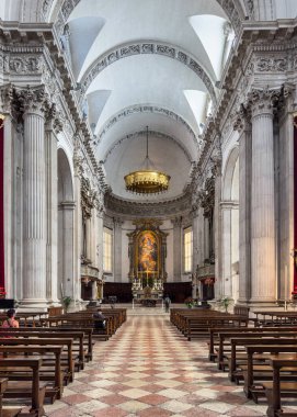 Brescia 'daki Santa Maria Assunta Katedrali. Duomo Nuovo, Lombardy, İtalya olarak da bilinir.