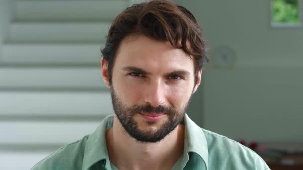 Handsome Caucasian Bearded Man Insightful Mysterious Gaze Looking Confidently Camera — Stock Video
