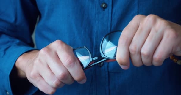Close Male Breaks Glasses Slow Motion Male Hands Break Glasses — Stock video