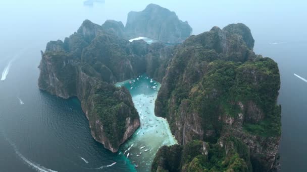 Верхній Вигляд Всього Острова Пхі Іконічною Затокою Майя Лагуною Пілеха — стокове відео