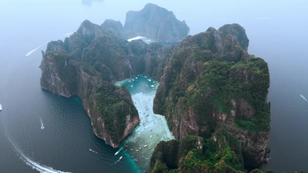 Cinematic Aerial View Tropical Island Phi Phi Lee Iconic Maya — Stock Video