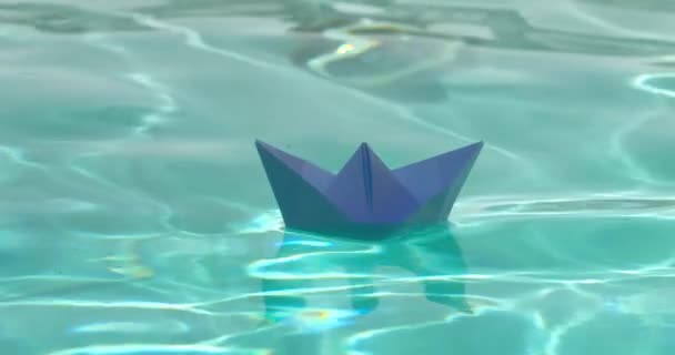 Capture Joy Childhood Our Captivating Video Paper Boat Sailing Gracefully — стоковое видео