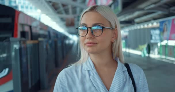 Portrait Woman Waiting Subway Metro Passing Train Woman Smiling Waiting — Stock Video