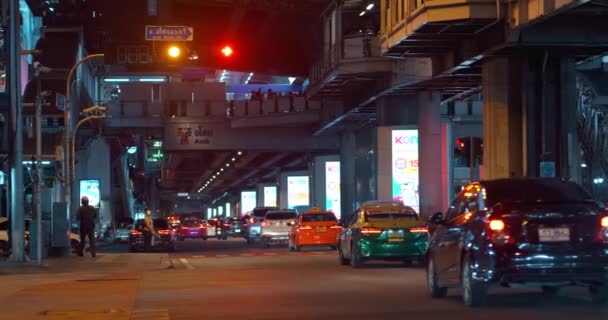 Bangkok Thailand Dec 2023 Evening Traffic Buzzes Metropolis Heartbeat Traffic — Stock Video