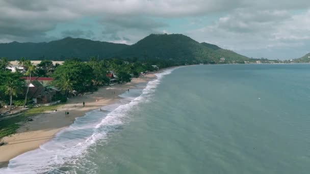 Παραλία Φυσικό Τοπίο Παράκτια Θαλασσογραφία Χαλαρώνοντας Στην Παραλία Κολυμπώντας Στα — Αρχείο Βίντεο