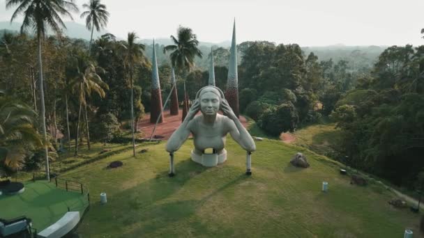 Koh Samui Thailand Jan 2024 Giant Monument Woman Headphones Tropics — Stock Video