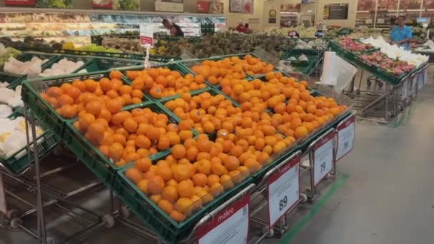 Bangkok Thailand Feb 2024 Full Plast Lådor Apelsin Citrus Stormarknad — Stockvideo