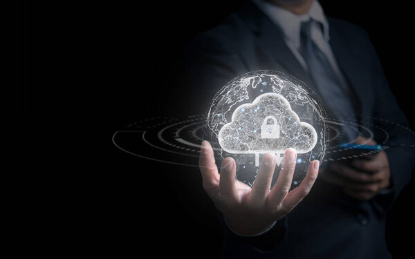 Технология облачных вычислений, хранения баз данных и передачи данных для обеспечения безопасности резервного копирования. Справа, в неземной обстановке, находится значительная иконка облака.