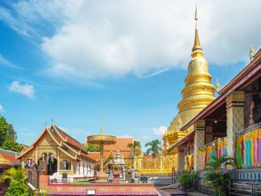 Hariphunchai Wat Phra, Tayland 'ın kuzeyinde, Lamphun eyaletinde, Lanna tarzı mimarisi olan ünlü bir tapınaktır..