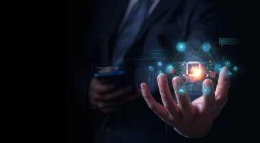 Yapay zeka teknolojisi, iş adamı, yapay zeka (yapay zeka) ile küresel internet bağlantısı için simüle edilmiş robot görüntüsü sergiliyor. Komut komutu gelecekteki teknolojik dönüşümleri oluşturmak için kullanılır.