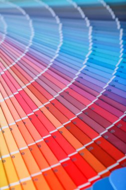 Boya sesi seçmek için renk tekerleği