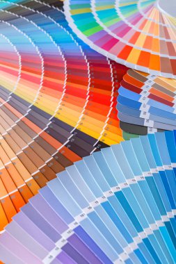 Boya sesi seçmek için renk tekerleği