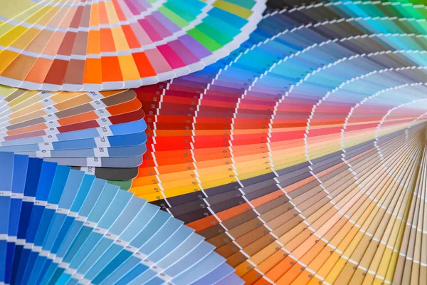 Boya sesi seçmek için renk tekerleği