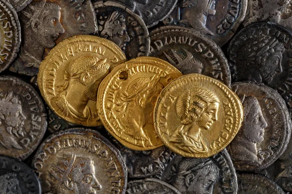 Tesoro Monete Oro Argento Traiano Decio 249 251 Aureo Antica Immagini Stock Royalty Free