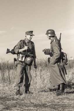 19 Ekim 2008, Kiev, Ukrayna. Dövüş gösterileri, 2. Dünya Savaşı. Wehrmacht - Alman ordusu askerleri ve makineleri.