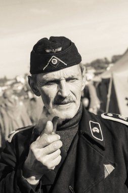 19 Ekim 2008, Kiev, Ukrayna. Dövüş gösterileri, 2. Dünya Savaşı. Wehrmacht - Alman ordusu askerleri ve makineleri.