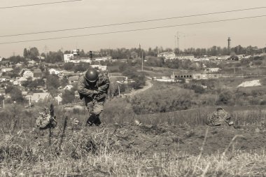 19 Ekim 2008, Kiev, Ukrayna. Dövüş gösterileri, 2. Dünya Savaşı. Wehrmacht - Alman ordusu askerleri ve makineleri.