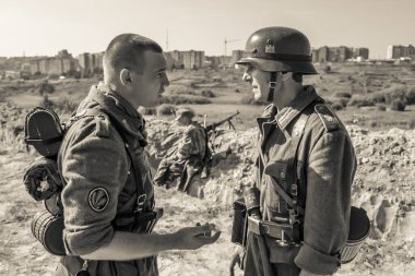 1 Ekim 2006, Kiev, Ukrayna. Dövüş gösterileri, 2. Dünya Savaşı. Wehrmacht - Alman ordusu askerleri ve makineleri.