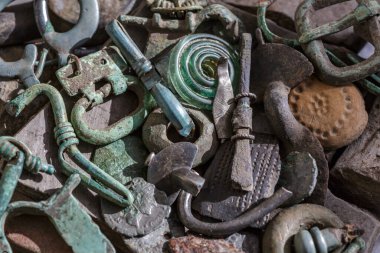 Roma İmparatorluğu 'nun arkeolojik kalıntıları. Orijinal gümüş denarius, Antoninianus, Aureus of Ancime. Nadir bulunur. Bronz eserler. Antivaryant..