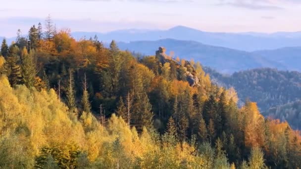 Sokil Βράχια Πάνω Από Τις Κορυφές Της Ορεινής Περιοχής Των — Αρχείο Βίντεο