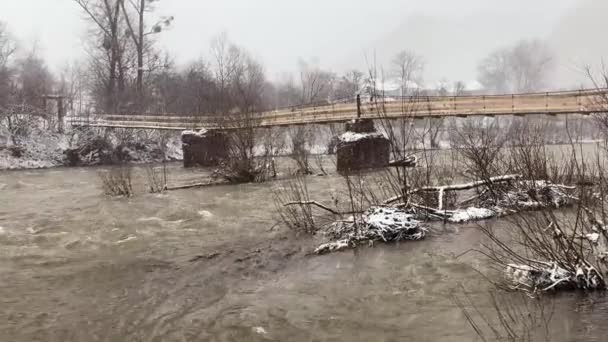 Ukraine Karpaten Stürmisches Wasser Den Bergen Zeitigen Frühling Erodiert Die — Stockvideo